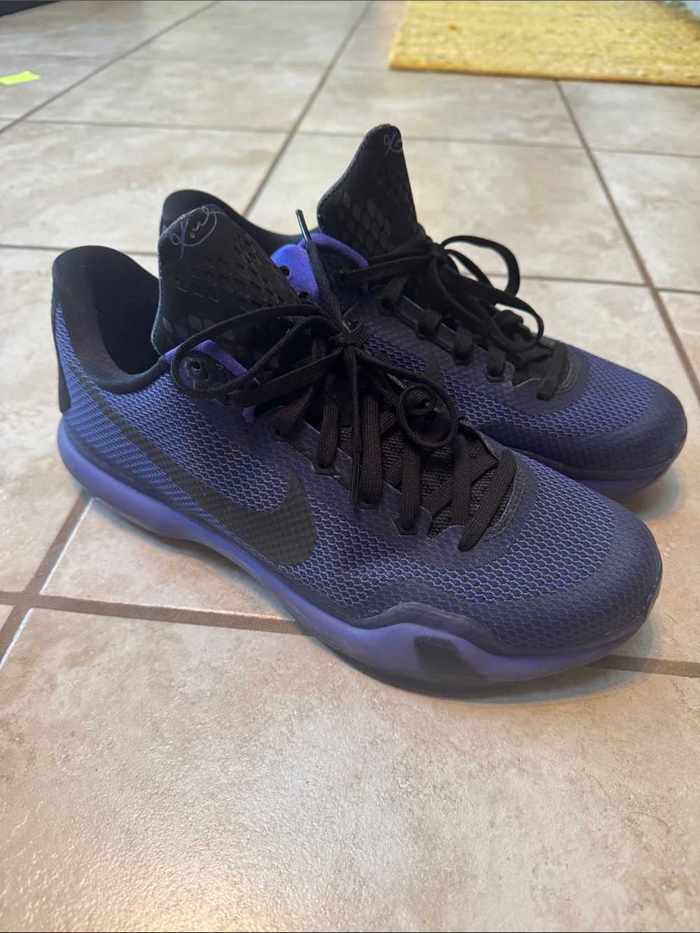 Nike Kobe 10 sneakers 'Blackout'
